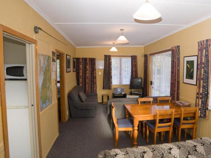 تي أناو Accommodation Fiordland -The Three Bedroom House At 226A Milford Road المظهر الخارجي الصورة